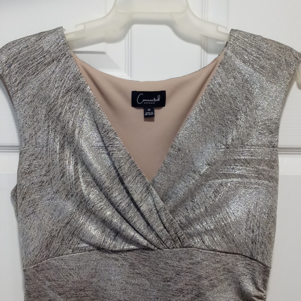 Dress - Picture 2 of 8